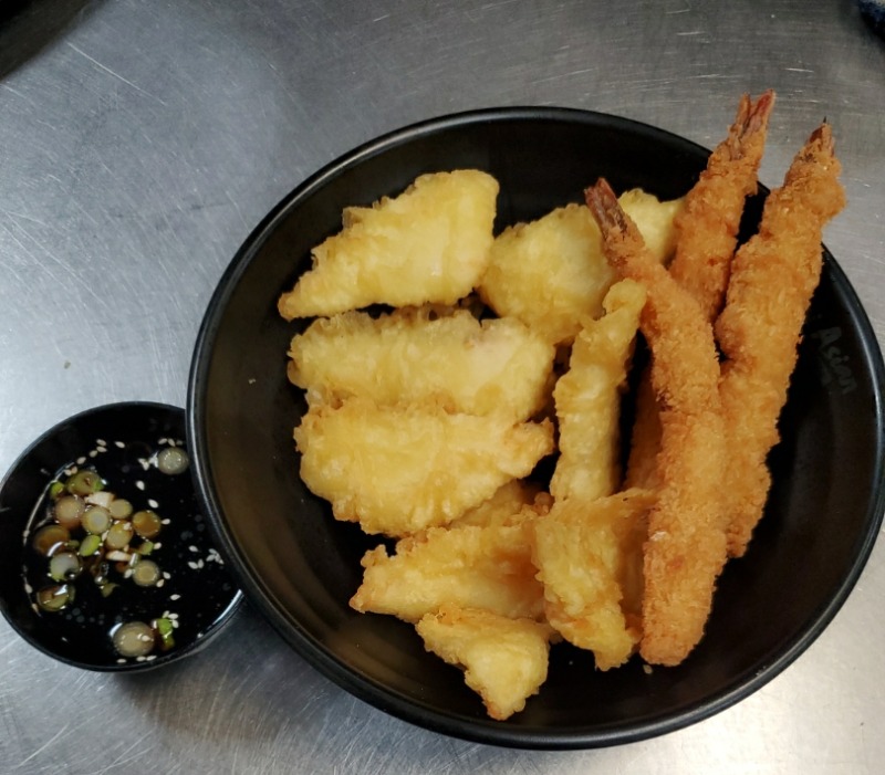 Yumi Asian Orlando Tempura Fish & Shrimp Appetizers / Sweets